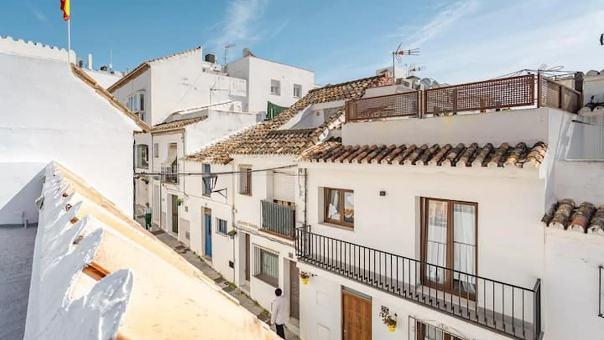 Paradiset Estepona 0*,
